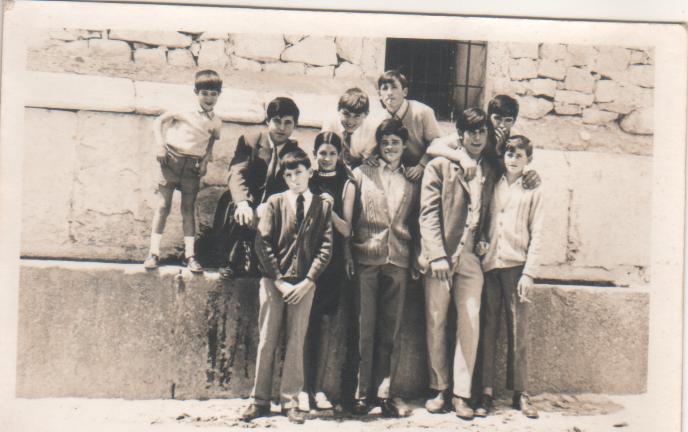 De izquierda a derecha: Jose Luis, Ángel, Juanito, Amelia, Manolo, Ignacio, Daniel, Pedro Juan, Antonio y Julián